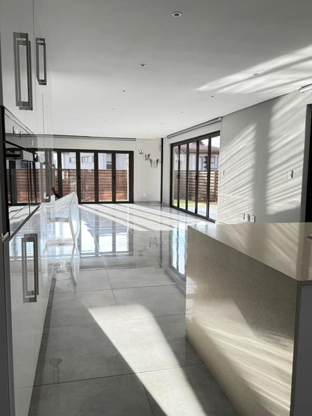 House For Sale in Umhlanga Central, Umhlanga